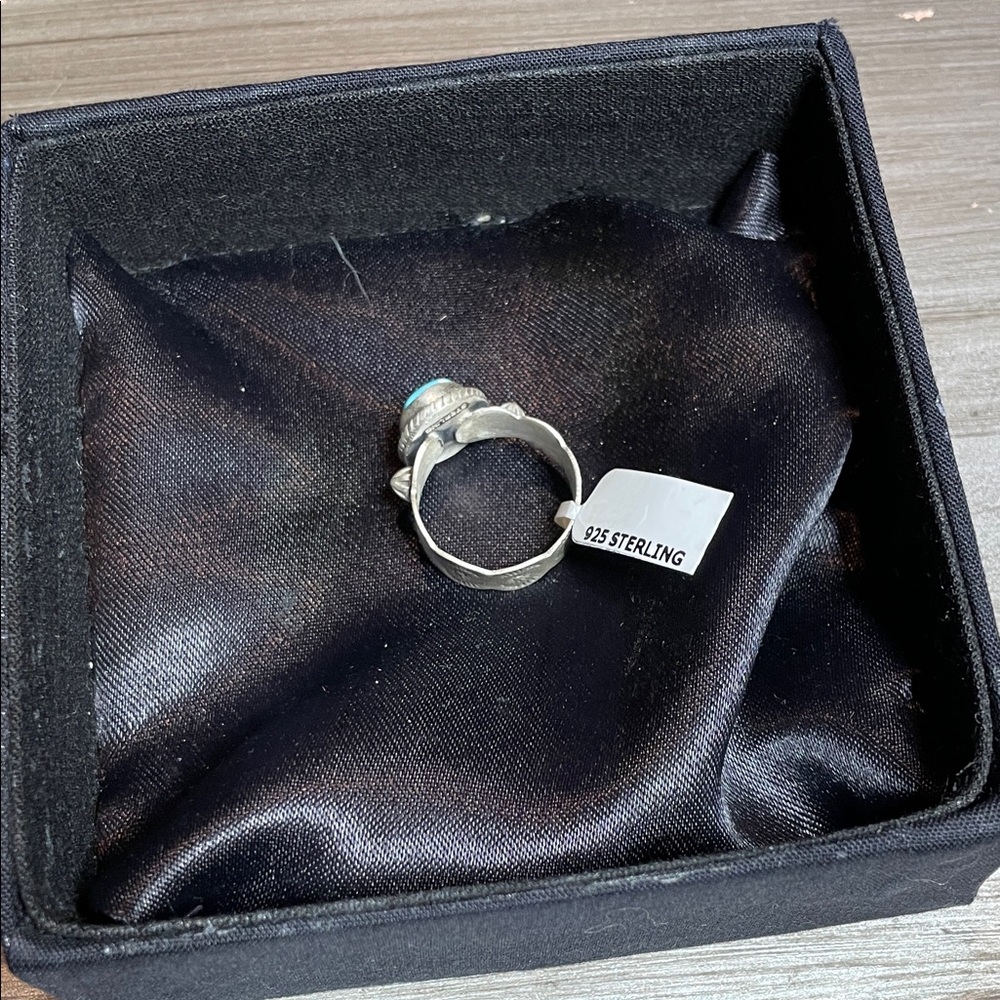 Sterling Silver Sonoran Blue Turquoise Oval Ring - Picture 3 of 4